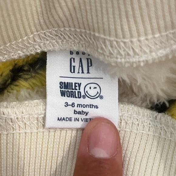 Baby Gap x SmileyWorld Sherpa Emoji Sweatshirt and Pant  Set Size 3-6 months - Picture 4 of 4